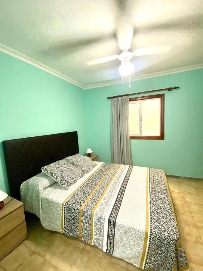 Playeros Apartment 2 Bedrooms In Los Cristianos. Los Cristianos  0*, Los Cristianos (Tenerife)